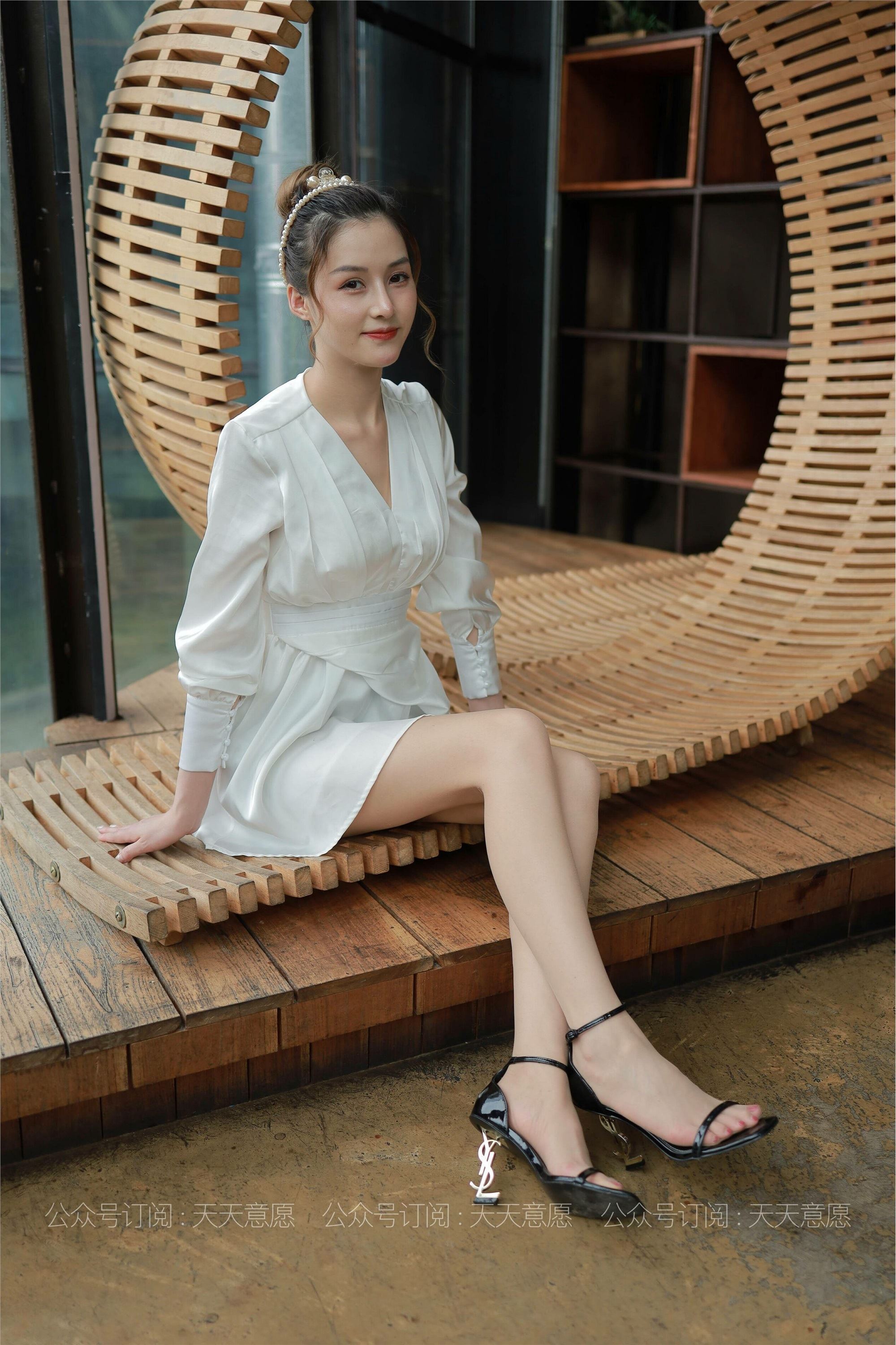 IESS异思趣向  模特：九妹《法式连衣裙》